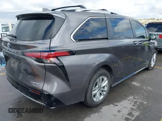 2021 Toyota Sienna Limited with VIN 5TDZRKEC3MS013002, listed as a IAAI auction lot 41068348 with 64,039 mi miles. Bid and sale history available at carsss.com. Image 4.