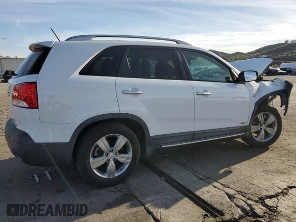 2013 Kia Sorento EX z VIN 5XYKUDA25DG319480, wystawiony jako Copart lot #45598315 z przebiegiem 71 560 mil mil oraz Szkoda całkowita • Salvage title. Historia ofert i sprzedaży dostępna na DreamBid. Obrazek 3.