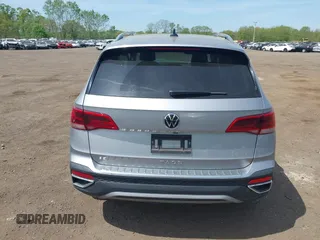 2023 Volkswagen Taos SE z VIN 3VVEX7B24PM342309, wystawiony jako IAAI lot #42138958 z przebiegiem 18 787 mil mil oraz . Historia ofert i sprzedaży dostępna na DreamBid. Obrazek 16.