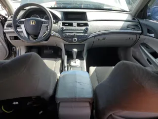 2009 Honda Accord EX z VIN 1HGCP26719A099087, wystawiony jako Copart lot #55932345 z przebiegiem 218 169 mil mil oraz Szkoda całkowita • Salvage title. Historia ofert i sprzedaży dostępna na DreamBid. Obrazek 8.