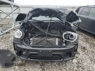 2022 MINI Countryman Cooper with VIN WMZ23BR05N3N62321, listed as a Copart auction lot 82683634 with 58,894 mi miles and Salvage Title. Bid and sale history available at carsss.com. Image 5.
