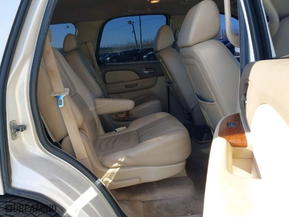 2008 GMC Yukon SLT w/4SB with VIN 1GKFK13058R176138, listed as a IAAI auction lot 41816039 with 199,426 mi miles. Bid and sale history available at carsss.com. Image 8.