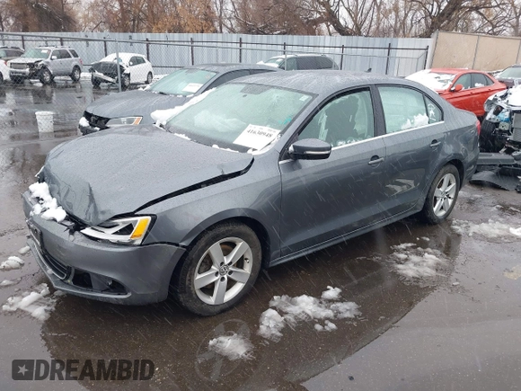 2014 Volkswagen Jetta TDI w/Premium/Nav с VIN 3VWLL7AJ4EM332920, выставлен на аукционе IAAI как лот 41630948 с пробегом 148 754 миль миль и . История ставок и продаж доступна на DreamBid. Изображение 17.