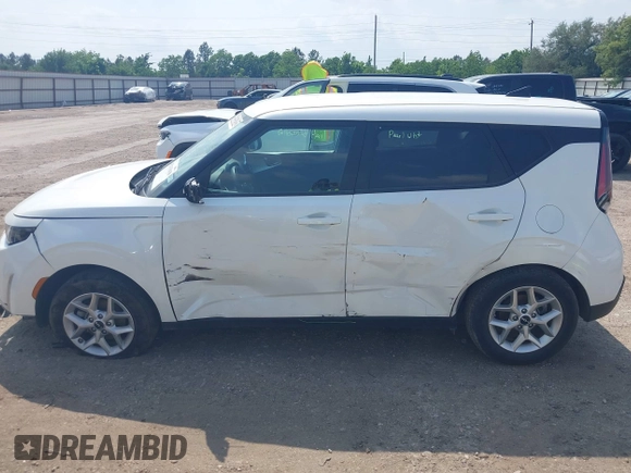 2024 Kia Soul S with VIN KNDJ23AU2R7913249, listed as a IAAI auction lot 42133638 with 22,663 mi miles and . Bid and sale history available at DreamBid. Image 15.