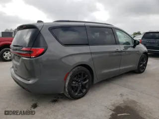 2024 Chrysler Pacifica Touring L with VIN 2C4RC1BG8RR199817, listed as a Copart auction lot 51274005 with 7,507 mi miles and Salvage Title. Bid and sale history available at carsss.com. Image 3.
