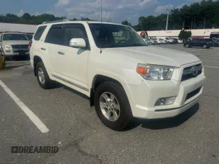 2013 Toyota 4Runner SR5 z VIN JTEBU5JR3D5130804, wystawiony jako Copart lot #60143685 z przebiegiem 238 493 mil mil oraz Czysty tytuł • Clean title. Historia ofert i sprzedaży dostępna na DreamBid. Obrazek 1.