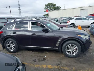 2011 Infiniti FX z VIN JN8AS1MW5BM730229, wystawiony jako IAAI lot #41716870 z przebiegiem 173 436 mil mil oraz . Historia ofert i sprzedaży dostępna na DreamBid. Obrazek 13.