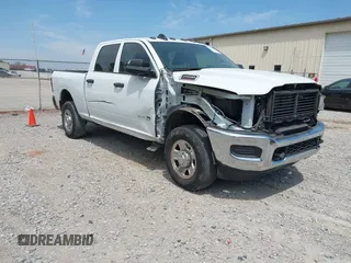 2020 Ram 2500 Tradesman z VIN 3C6UR5CL9LG258440, wystawiony jako IAAI lot #42073257 z przebiegiem 33 489 mil mil oraz . Historia ofert i sprzedaży dostępna na DreamBid. Obrazek 1.
