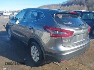 2020 Nissan Rogue Sport SL with VIN JN1BJ1CWXLW386085, listed as a IAAI auction lot 41573909 with 60,167 mi miles. Bid and sale history available at carsss.com. Image 3.