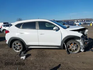 2017 Hyundai Tucson SE with VIN KM8J3CA46HU376457, listed as a IAAI auction lot 41680650 with 122,349 mi miles. Bid and sale history available at carsss.com. Image 12.
