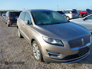 2019 Lincoln MKC Select with VIN 5LMCJ2C93KUL34978, listed as a IAAI auction lot 40578830 with 1 mi miles. Bid and sale history available at carsss.com. Image 1.