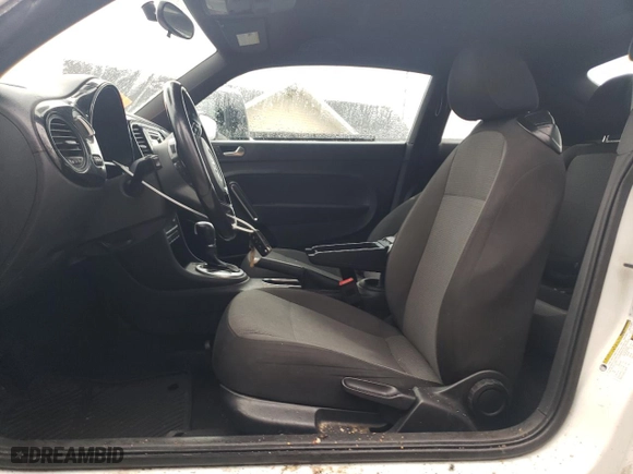 2019 Volkswagen Beetle S with VIN 3VWFD7AT7KM705617, listed as a Copart auction lot 84295424 with 121,200 mi miles and Clean Title. Bid and sale history available at carsss.com. Image 7.
