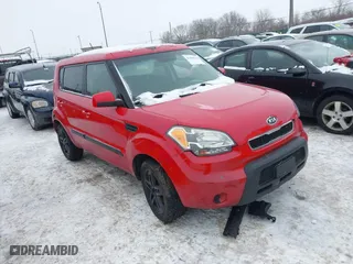 2011 Kia Soul + with VIN KNDJT2A23B7278666, listed as a IAAI auction lot 41308151 with 167,754 mi miles. Bid and sale history available at carsss.com. Image 1.