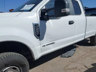 2018 Ford F-250 XL z VIN 1FT7X2BT7JEB31878, wystawiony jako IAAI lot #41852187 z przebiegiem 230 879 mil mil oraz . Historia ofert i sprzedaży dostępna na DreamBid. Obrazek 6.