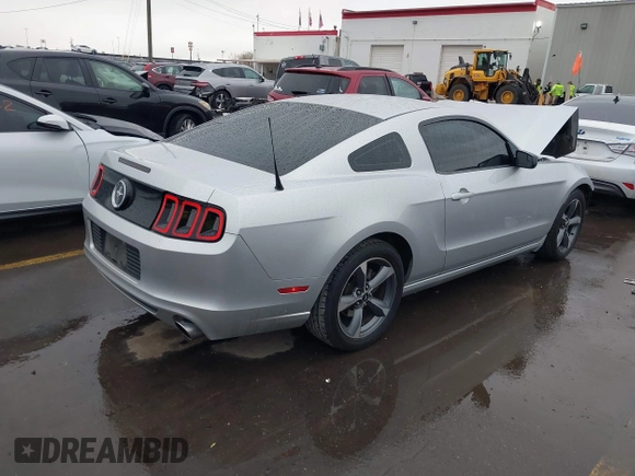 2013 Ford Mustang V6 with VIN 1ZVBP8AM1D5209466, listed as a IAAI auction lot 41529149 with 88,028 mi miles and . Bid and sale history available at carsss.com. Image 4.