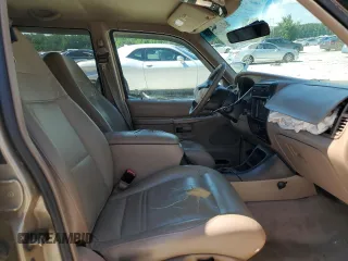 2001 Ford Explorer XLT z VIN 1FMZU63E71ZA48707, wystawiony jako Copart lot #55974105 z przebiegiem 214 188 mil mil oraz Szkody całkowita. Historia ofert i sprzedaży dostępna na DreamBid. Obrazek 11.