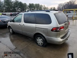 2002 Toyota Sienna LE with VIN 4T3ZF13C82U492678, listed as a Copart auction lot 84123944 with 138,763 mi miles and Clean Title. Bid and sale history available at carsss.com. Image 2.