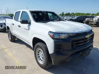2023 Chevrolet Colorado 2WD Work Truck z VIN 1GCGSBEC1P1226415, wystawiony jako IAAI lot #41888921 z przebiegiem 9 640 mil mil oraz . Historia ofert i sprzedaży dostępna na DreamBid. Obrazek 1.