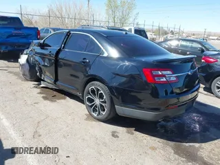 2016 Ford Taurus SHO z VIN 1FAHP2KTXGG153963, wystawiony jako IAAI lot #41825220 z przebiegiem Nie podano mil oraz . Historia ofert i sprzedaży dostępna na DreamBid. Obrazek 3.