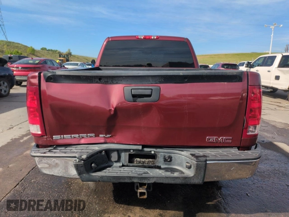 2013 GMC Sierra 1500 SLT z VIN 1GTR2WE70DZ280479, wystawiony jako Copart lot #58602555 z przebiegiem 140 849 mil mil oraz Szkoda całkowita • Salvage title. Historia ofert i sprzedaży dostępna na DreamBid. Obrazek 6.