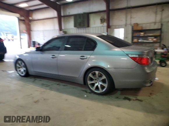 2007 BMW 5 Series 550i z VIN WBANB53517CP07229, wystawiony jako Copart lot #58400705 z przebiegiem 112 866 mil mil oraz Szkoda całkowita • Salvage title. Historia ofert i sprzedaży dostępna na DreamBid. Obrazek 2.