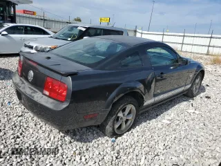2009 Ford Mustang with VIN 1ZVHT80N695121777, listed as a Copart auction lot 71637794 with 189,608 mi miles and Salvage Title. Bid and sale history available at carsss.com. Image 3.