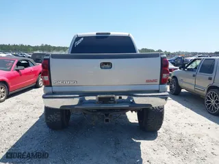 2004 GMC Sierra 1500 Crew Cab SLE with VIN 2GTEK13T241337808, listed as a IAAI auction lot 42024616 with 1 mi miles. Bid and sale history available at carsss.com. Image 15.