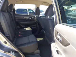 2018 Nissan Rogue SV with VIN KNMAT2MVXJP555608, listed as a IAAI auction lot 41980026 with 127,909 mi miles and . Bid and sale history available at carsss.com. Image 12.
