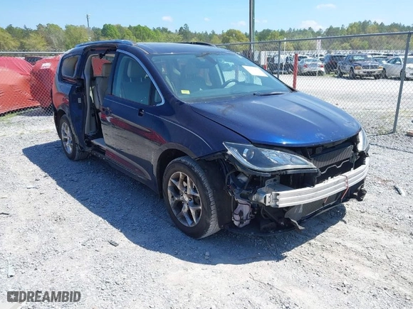 2017 Chrysler Pacifica Limited with VIN 2C4RC1GG5HR531414, listed as a IAAI auction lot 41951438 with 94,676 mi miles. Bid and sale history available at carsss.com. Image 1.