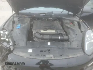 2018 Porsche Cayenne z VIN WP1AA2A2XJKA05305, wystawiony jako Copart lot #42763575 z przebiegiem 117 366 mil mil oraz Szkoda całkowita • Salvage title. Historia ofert i sprzedaży dostępna na DreamBid. Obrazek 12.