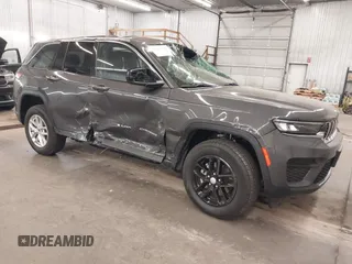 2025 Jeep Grand Cherokee Altitude X with VIN 1C4RJHAG5SC278876, listed as a IAAI auction lot 42261321 with 819 mi miles and . Bid and sale history available at DreamBid. Image 1.