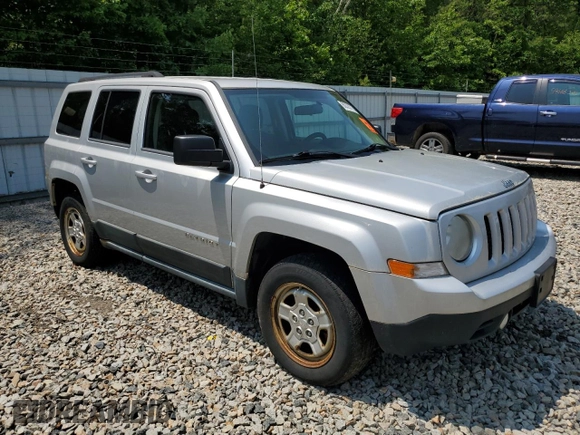 2011 Jeep Patriot Latitude z VIN 1J4NF1GB5BD169390, wystawiony jako Copart lot #60329775 z przebiegiem 207 126 mil mil oraz Czysty tytuł • Clean title. Historia ofert i sprzedaży dostępna na DreamBid. Obrazek 4.