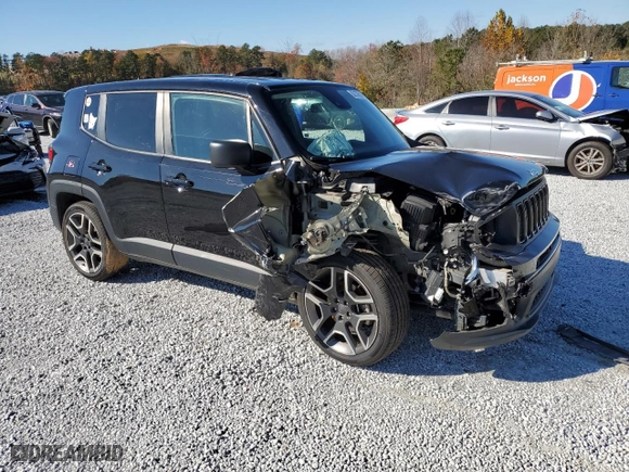2021 Jeep Renegade Sport with VIN ZACNJCAB4MPM10768, listed as a Copart auction lot 82132594 with NaN miles and Salvage Title. Bid and sale history available at carsss.com. Image 4.