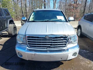 2007 Chrysler Aspen Limited z VIN 1A8HW58207F516492, wystawiony jako IAAI lot #41817022 z przebiegiem 212 885 mil mil oraz . Historia ofert i sprzedaży dostępna na DreamBid. Obrazek 12.