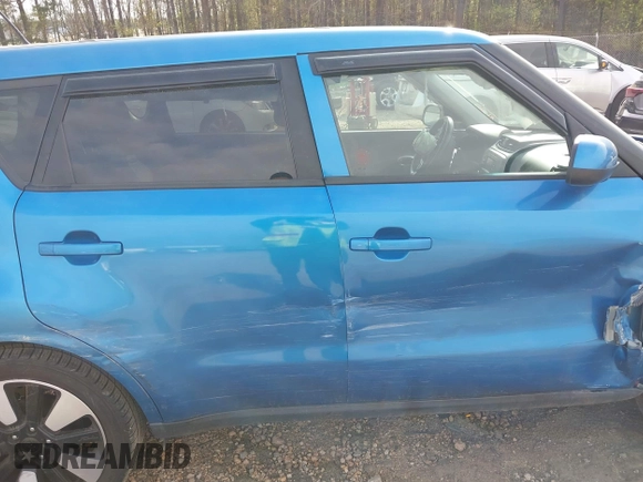 2016 Kia Soul + with VIN KNDJP3A55G7330696, listed as a IAAI auction lot 41936996 with 135,546 mi miles. Bid and sale history available at carsss.com. Image 13.