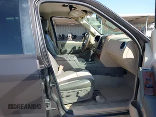 2006 Ford Explorer z VIN 1FMEU64E56UB52663, wystawiony jako IAAI lot #42002830 z przebiegiem 199 847 mil mil oraz . Historia ofert i sprzedaży dostępna na DreamBid. Obrazek 5.