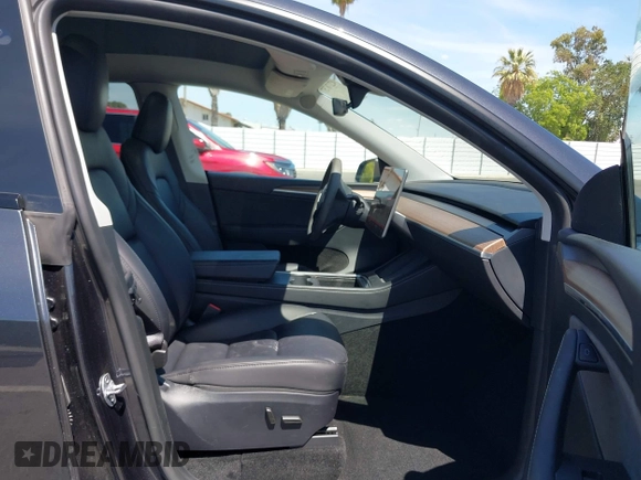 2024 Tesla Model Y с VIN 7SAYGDED2RF102144, выставлен на аукционе IAAI как лот 42278757 с пробегом 25 787 миль миль и . История ставок и продаж доступна на DreamBid. Изображение 5.