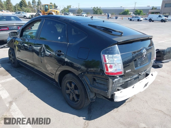 2004 Toyota Prius z VIN JTDKB20U540052764, wystawiony jako IAAI lot #38842061 z przebiegiem 299 999 mil mil oraz . Historia ofert i sprzedaży dostępna na DreamBid. Obrazek 3.