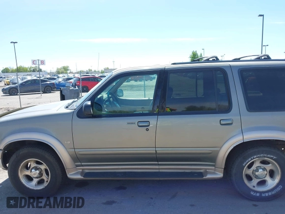 2001 Ford Explorer Eddie Bauer с VIN 1FMDU84PX1ZA53129, выставлен на аукционе IAAI как лот 42096784 с пробегом 283 962 миль миль и . История ставок и продаж доступна на DreamBid. Изображение 6.