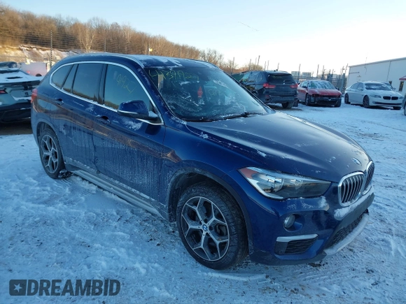 2019 BMW X1 xDrive28i z VIN WBXHT3C54K5L36472, wystawiony jako IAAI lot #41391927 z przebiegiem 88 950 mil mil oraz . Historia ofert i sprzedaży dostępna na DreamBid. Obrazek 1.
