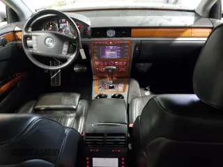 2004 Volkswagen Phaeton V8 z VIN WVWAF63D348007164, wystawiony jako Copart lot #45347815 z przebiegiem 141 934 mil mil oraz Szkody całkowita. Historia ofert i sprzedaży dostępna na DreamBid. Obrazek 8.