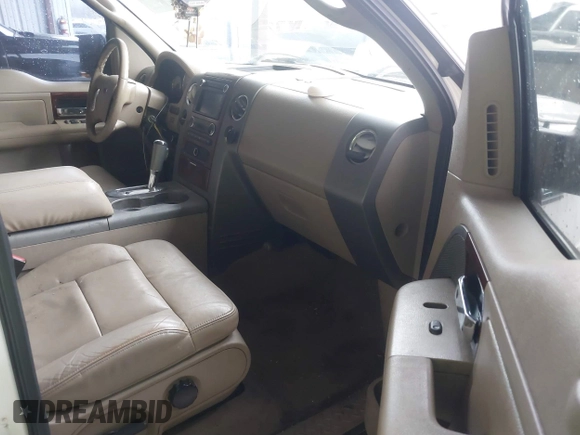 2008 Ford F-150 XLT z VIN 1FTPW12V08FB96378, wystawiony jako IAAI lot #41532378 z przebiegiem 203 260 mil mil oraz . Historia ofert i sprzedaży dostępna na DreamBid. Obrazek 5.