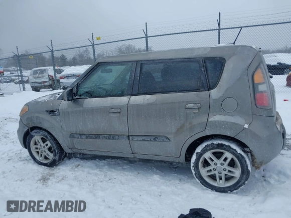 2010 Kia Soul + with VIN KNDJT2A23A7042047, listed as a IAAI auction lot 41578149 with 39,485 mi miles. Bid and sale history available at carsss.com. Image 14.