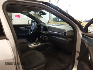 2020 Chevrolet Blazer LT z VIN 3GNKBHRS9LS612174, wystawiony jako IAAI lot #41840890 z przebiegiem 53 782 mil mil oraz . Historia ofert i sprzedaży dostępna na DreamBid. Obrazek 5.
