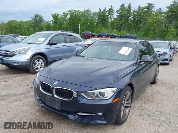 2013 BMW 3 Series 335i xDrive z VIN WBA3B9C55DJ465826, wystawiony jako IAAI lot #42336817 z przebiegiem 81 344 mil mil oraz . Historia ofert i sprzedaży dostępna na DreamBid. Obrazek 2.
