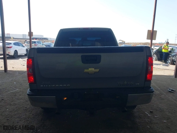2007 Chevrolet Silverado 1500 LTZ with VIN 2GCEC13J271629085, listed as a IAAI auction lot 41911557 with 275,115 mi miles. Bid and sale history available at carsss.com. Image 17.