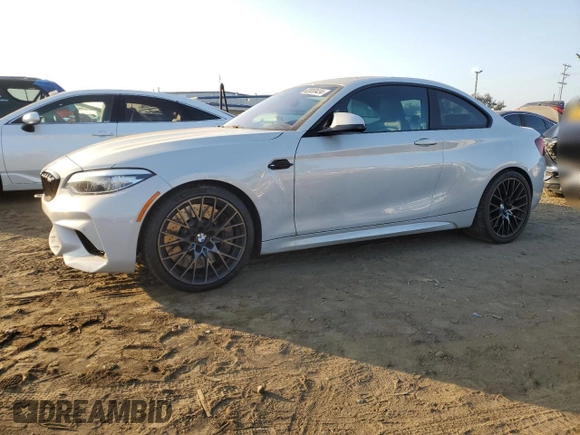 2020 BMW M2 Competition z VIN WBS2U7C01L7D99705, wystawiony jako Copart lot #83850434 z przebiegiem 101 313 mil mil oraz Szkoda całkowita • Salvage title. Historia ofert i sprzedaży dostępna na DreamBid. Obrazek 1.