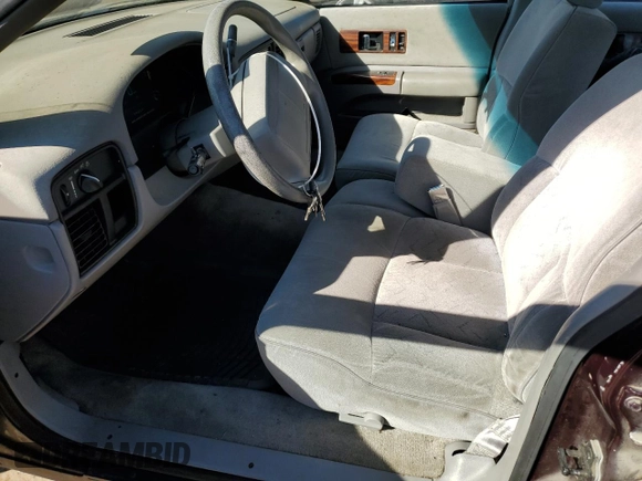 1995 Chevrolet Caprice z VIN 1G1BL52W3SR150934, wystawiony jako Copart lot #75098494 z przebiegiem 73 721 mil mil oraz Czysty tytuł • Clean title. Historia ofert i sprzedaży dostępna na DreamBid. Obrazek 7.