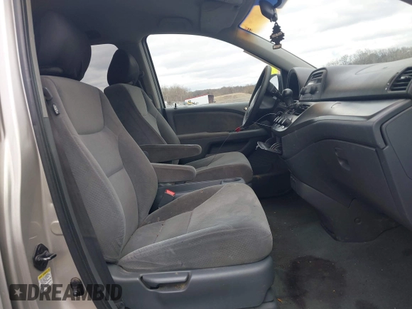 2006 Honda Odyssey LX with VIN 5FNRL38216B105808, listed as a IAAI auction lot 41737585 with 193,915 mi miles. Bid and sale history available at carsss.com. Image 5.