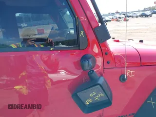 2016 Jeep Wrangler Unlimited Rubicon with VIN 1C4HJWFG7GL128994, listed as a IAAI auction lot 40503403 with 85,950 mi miles. Bid and sale history available at carsss.com. Image 18.